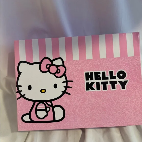 Hello Kitty high tops! - Picture 2 of 6